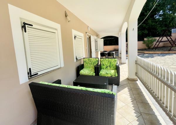 CHORVÁTSKO/ ISTRIA - VILA / 2 x 3 izbový BYT