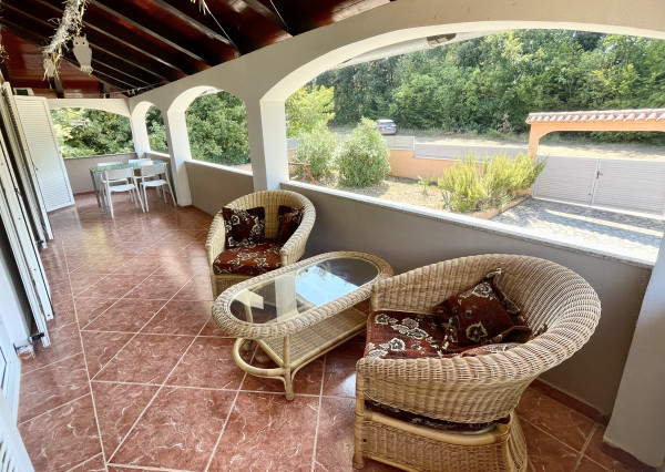 CHORVÁTSKO/ ISTRIA - VILA / 2 x 3 izbový BYT