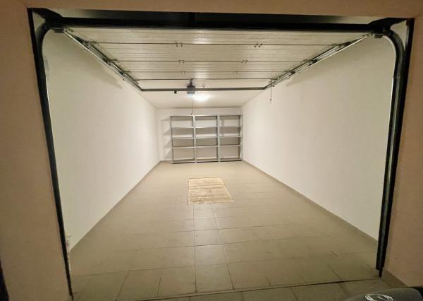 MUROVANÁ GARÁŽ  pri OC VIVO (POLUS)