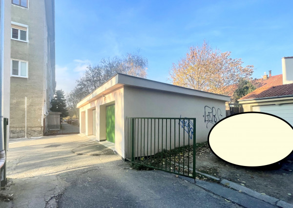 MUROVANÁ GARÁŽ  pri OC VIVO (POLUS)