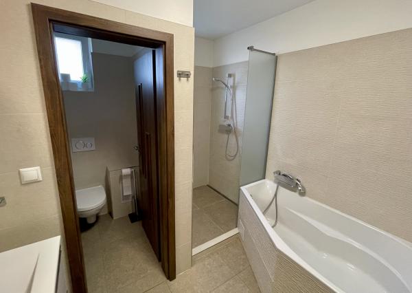 VEĽKORYSÝ 3 izb.BYT V TROJBYTOVKE v blízkosti Ružinova