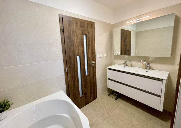 VEĽKORYSÝ 3 izb.BYT V TROJBYTOVKE v blízkosti Ružinova