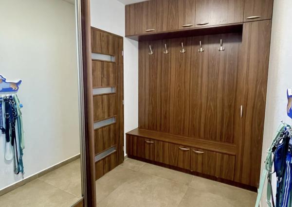 VEĽKORYSÝ 3 izb.BYT V TROJBYTOVKE v blízkosti Ružinova