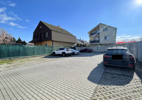 VEĽKORYSÝ 3 izb.BYT V TROJBYTOVKE v blízkosti Ružinova