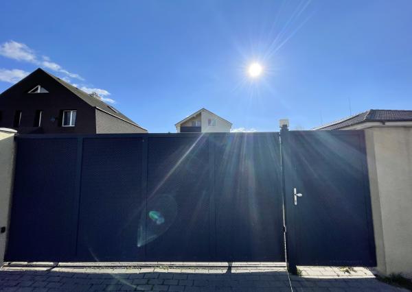 VEĽKORYSÝ 3 izb.BYT V TROJBYTOVKE v blízkosti Ružinova