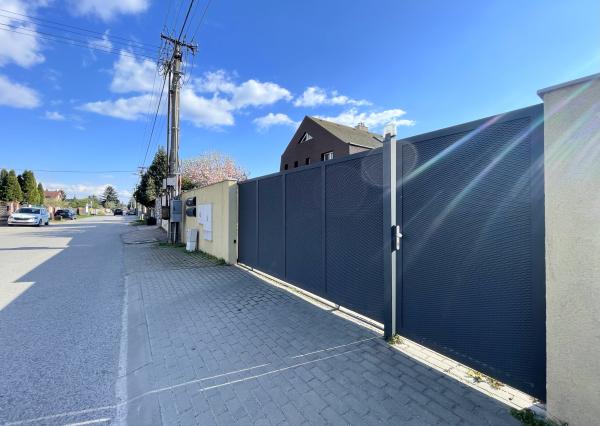 VEĽKORYSÝ 3 izb.BYT V TROJBYTOVKE v blízkosti Ružinova