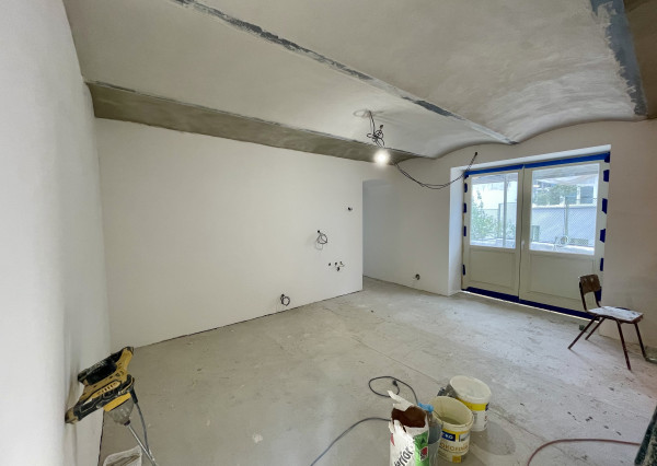 Nový 1,5 izb. BYT/KANCELÁRIĄ s Parkovaním V HISTORICKEJ VILE /PALISÁDY