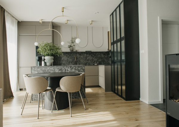 NOVÝ DIZAJNOVO ZARIADENÝ 4 Izb.byt v DVOJDOME