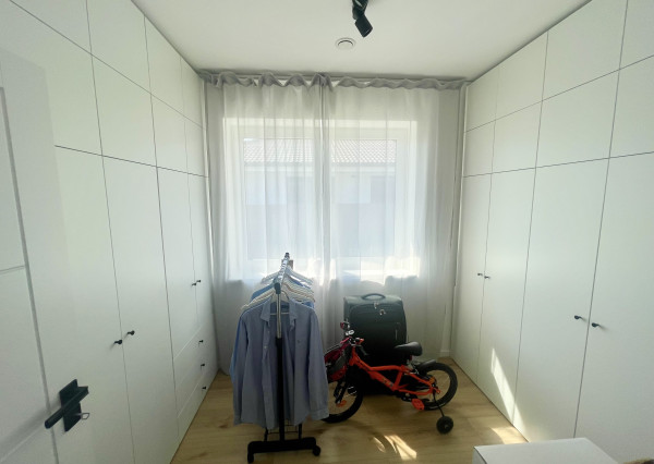 NOVÝ DIZAJNOVO ZARIADENÝ 4 Izb.byt v DVOJDOME