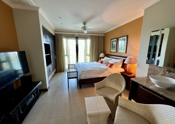 SEYCHELY / MAHÉ / Eden Island / LOFT APARTMÁN s terasou a výhľadom na oceán.