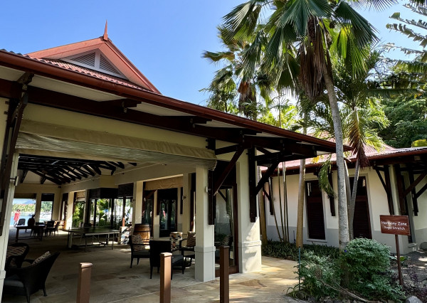 SEYCHELY / MAHÉ / Eden Island / LOFT APARTMÁN s terasou a výhľadom na oceán.