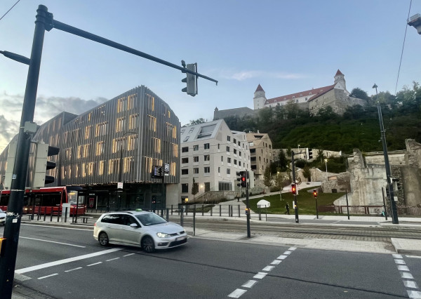 VIDRICA Luxusne zariadený 1,5 izbový byt s výhľadom na Dunaj