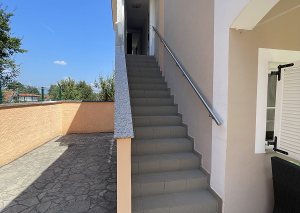 CHORVÁTSKO/ ISTRIA - VILA / 2 x 3 izbový BYT