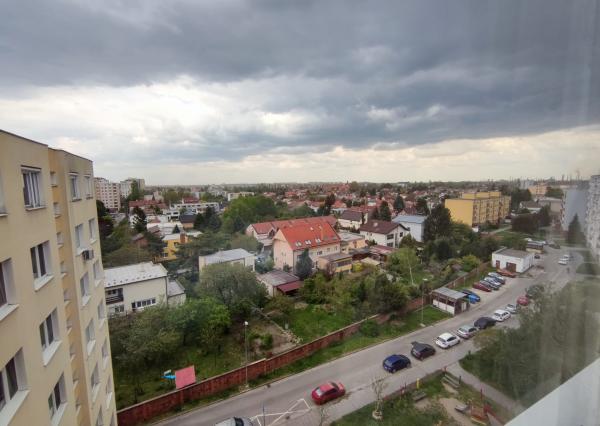 Veľký 2 izbový byt s balkónom a krásnym výhľadom