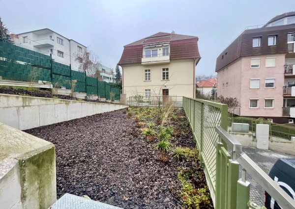 NOVÝ LUXUSNÝ 3 izb. BYT s TERASOU A GARÁŽOU V HISTORICKEJ VILE /PALISÁDY