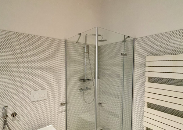 NOVÝ LUXUSNÝ 3 izb. BYT s TERASOU A GARÁŽOU V HISTORICKEJ VILE /PALISÁDY