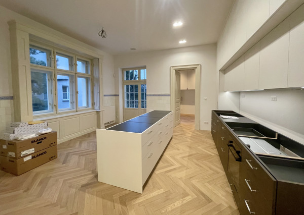 NOVÝ LUXUSNÝ 3 izb. BYT s TERASOU A GARÁŽOU V HISTORICKEJ VILE /PALISÁDY