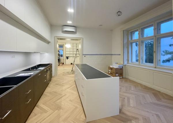 NOVÝ LUXUSNÝ 3 izb. BYT s TERASOU A GARÁŽOU V HISTORICKEJ VILE /PALISÁDY