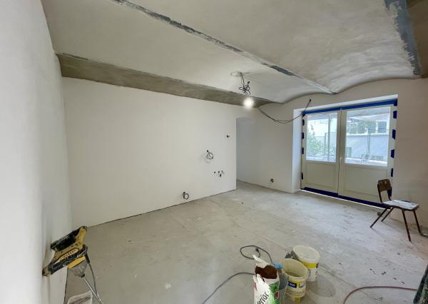 Nový 1,5 izb. BYT/KANCELÁRIĄ s Parkovaním V HISTORICKEJ VILE /PALISÁDY