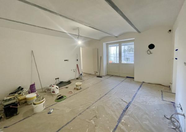 Nový 1,5 izb. BYT/KANCELÁRIĄ s Parkovaním V HISTORICKEJ VILE /PALISÁDY