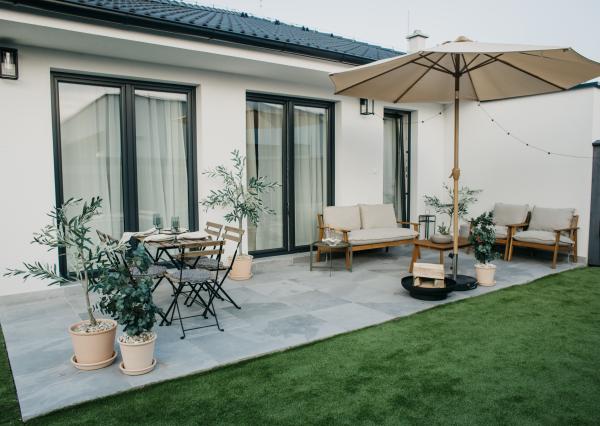 NOVÝ DIZAJNOVO ZARIADENÝ 4 Izb.byt v DVOJDOME