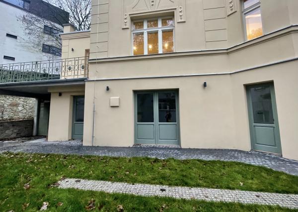 Nový 1,5 izb. BYT/KANCELÁRIA V HISTORICKEJ VILE /PALISÁDY