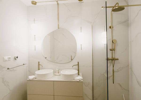 NOVÝ DIZAJNOVO ZARIADENÝ 4 Izb.byt v DVOJDOME