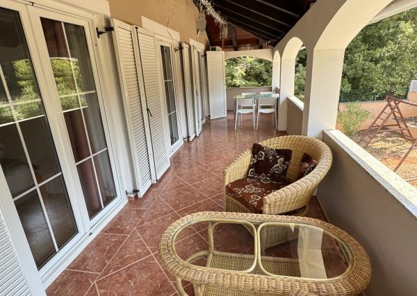 CHORVÁTSKO/ ISTRIA - VILA / 2 x 3 izbový BYT