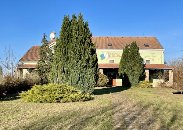 SLOVAKIA - PENZIÓN / HOTEL v Talianskom štýle