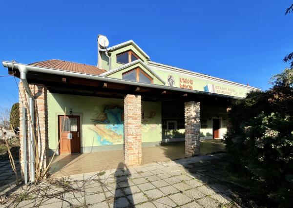 SLOVAKIA - PENZIÓN / HOTEL v Talianskom štýle