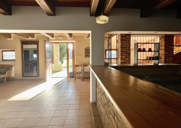 SLOVAKIA - PENZIÓN / HOTEL v Talianskom štýle