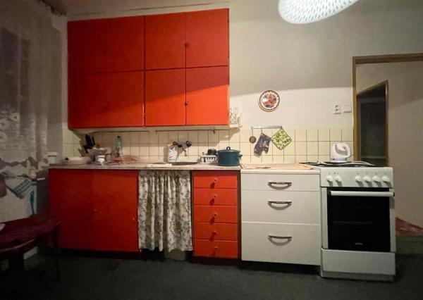 Veľkometrážny 2 izbový byt v centre mesta