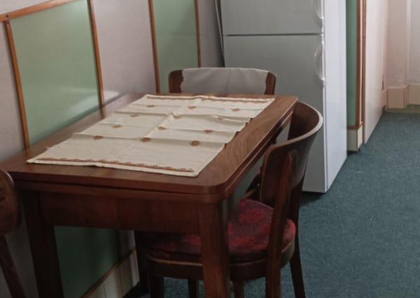 Veľkometrážny 2 izbový byt v centre mesta