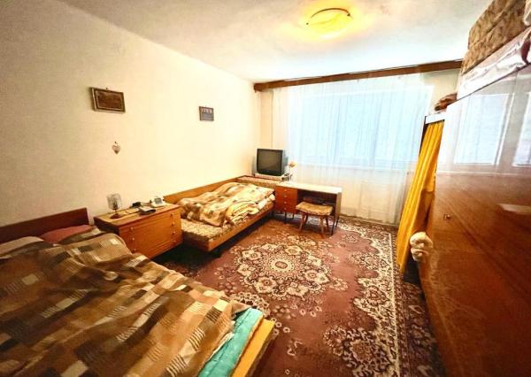 Veľkometrážny 2 izbový byt v centre mesta