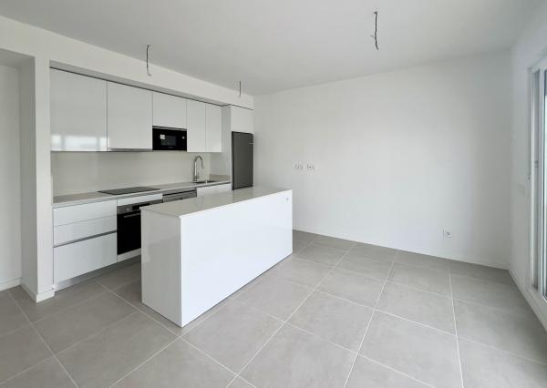 Costa del SOL - MARBELLA 2 spálňový Nový apartmán s veľkou terasou *