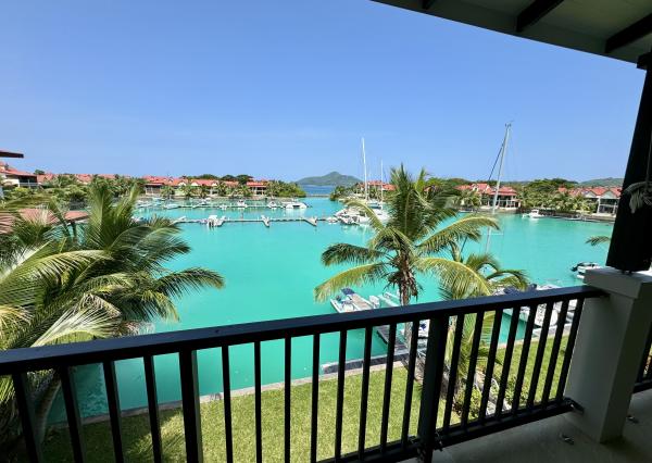 SEYCHELY / MAHÉ / Eden Island / LOFT APARTMÁN s terasou a výhľadom na oceán